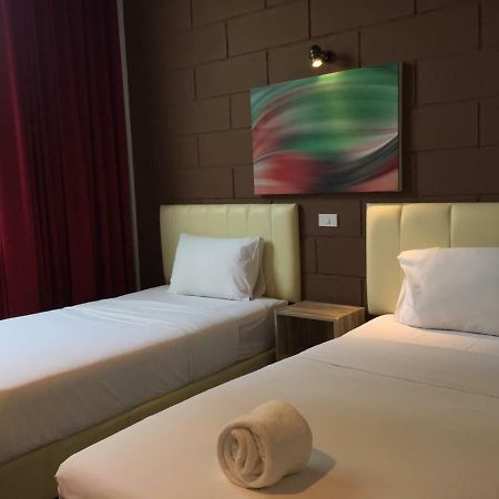 The Zell Hotel Buriram Bagian luar foto