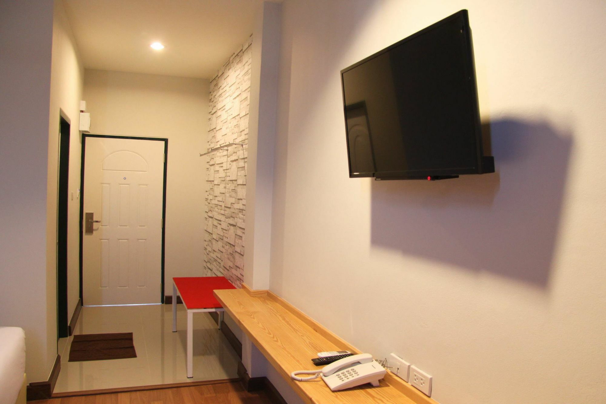 The Zell Hotel Buriram Bagian luar foto