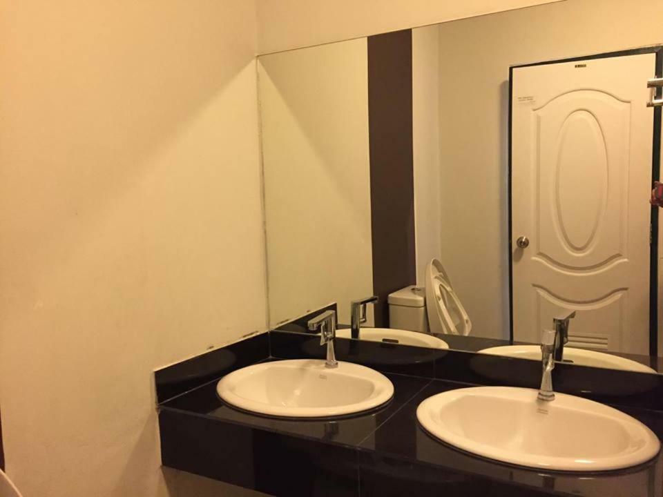 The Zell Hotel Buriram Bagian luar foto